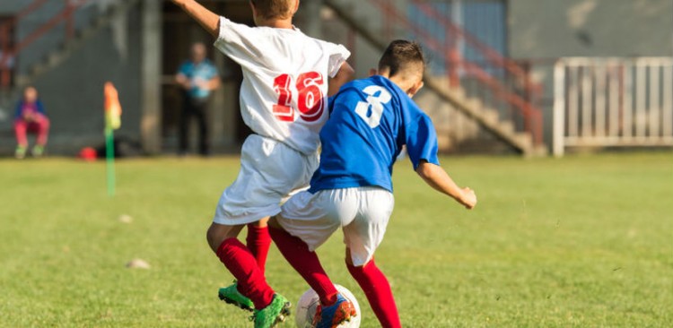育成年代に蔓延する がむしゃら による負の連鎖 反応スピードと判断スピード そして判断の質 Football Coaching Laboratory